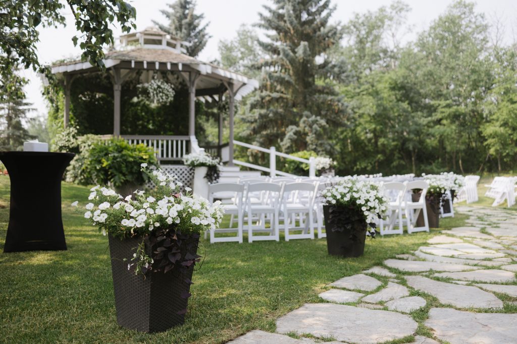 Narissa and Mathew's Beautiful Hastings Lake Gardens Wedding