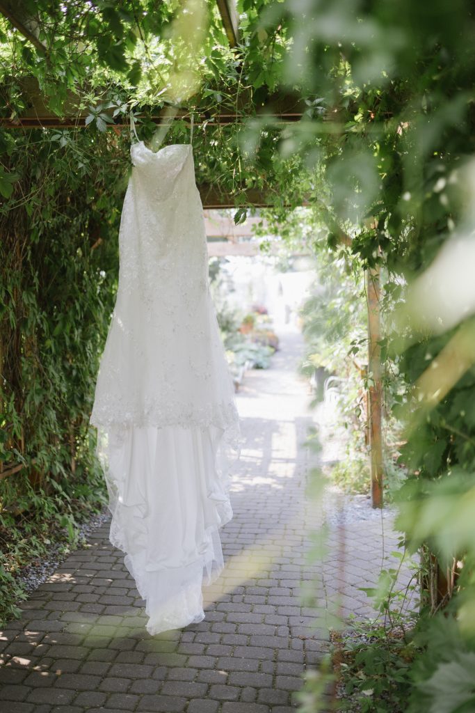 Narissa and Mathew's Beautiful Hastings Lake Gardens Wedding